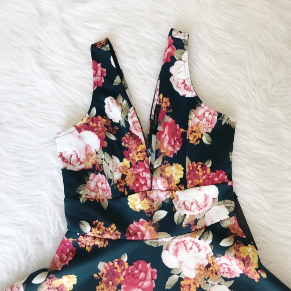 Forever 21 Fit & Flare Floral Dress - Picture 4 of 6